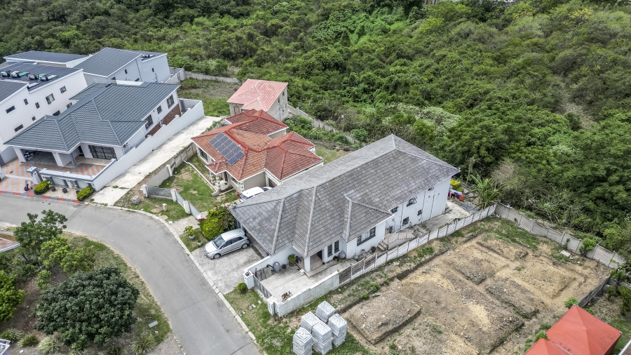 5 Bedroom Property for Sale in Beacon Bay North Eastern Cape